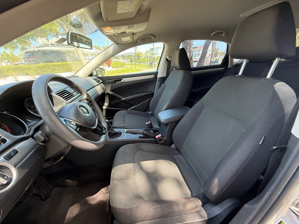 2018 Volkswagen Passat Image 9