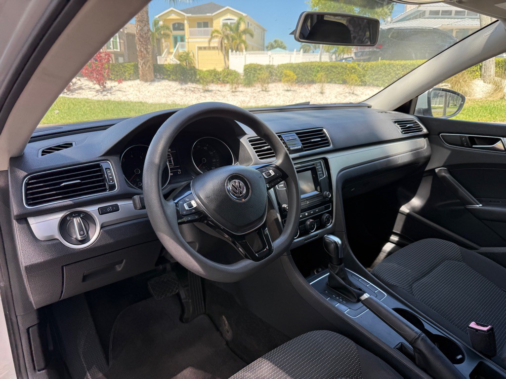 2018 Volkswagen Passat Image 10