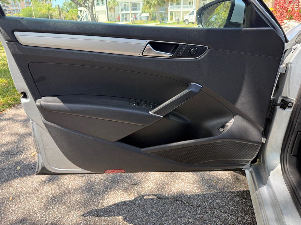 2018 Volkswagen Passat Image 11