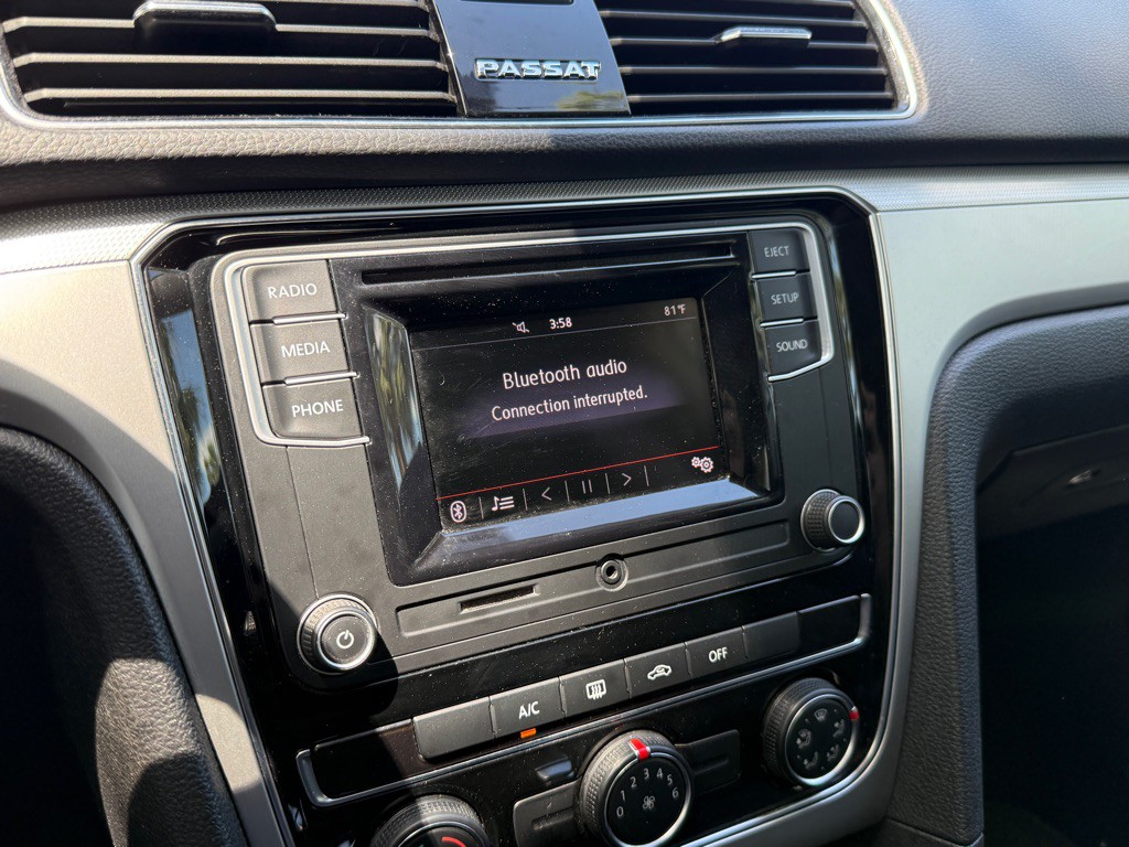 2018 Volkswagen Passat Image 23