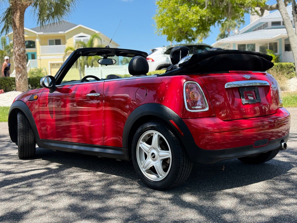 2010 MINI Cooper Image 3