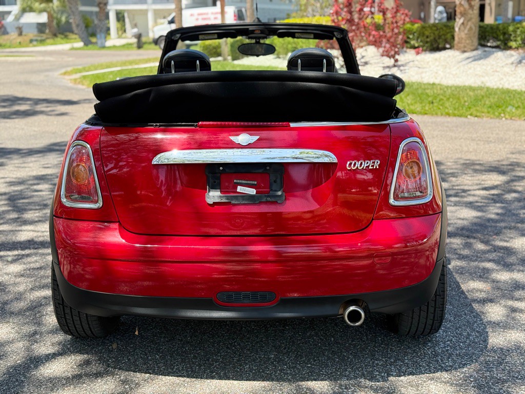 2010 MINI Cooper Image 4