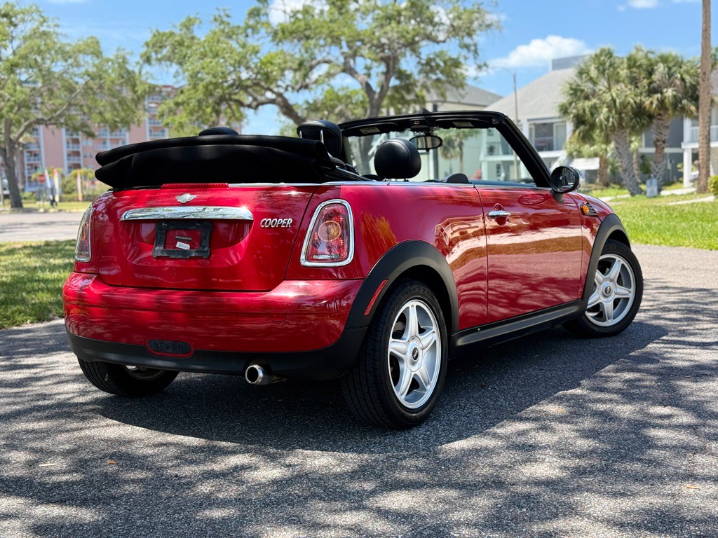 2010 MINI Cooper Image 5