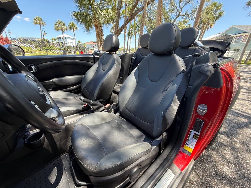 2010 MINI Cooper Image 11