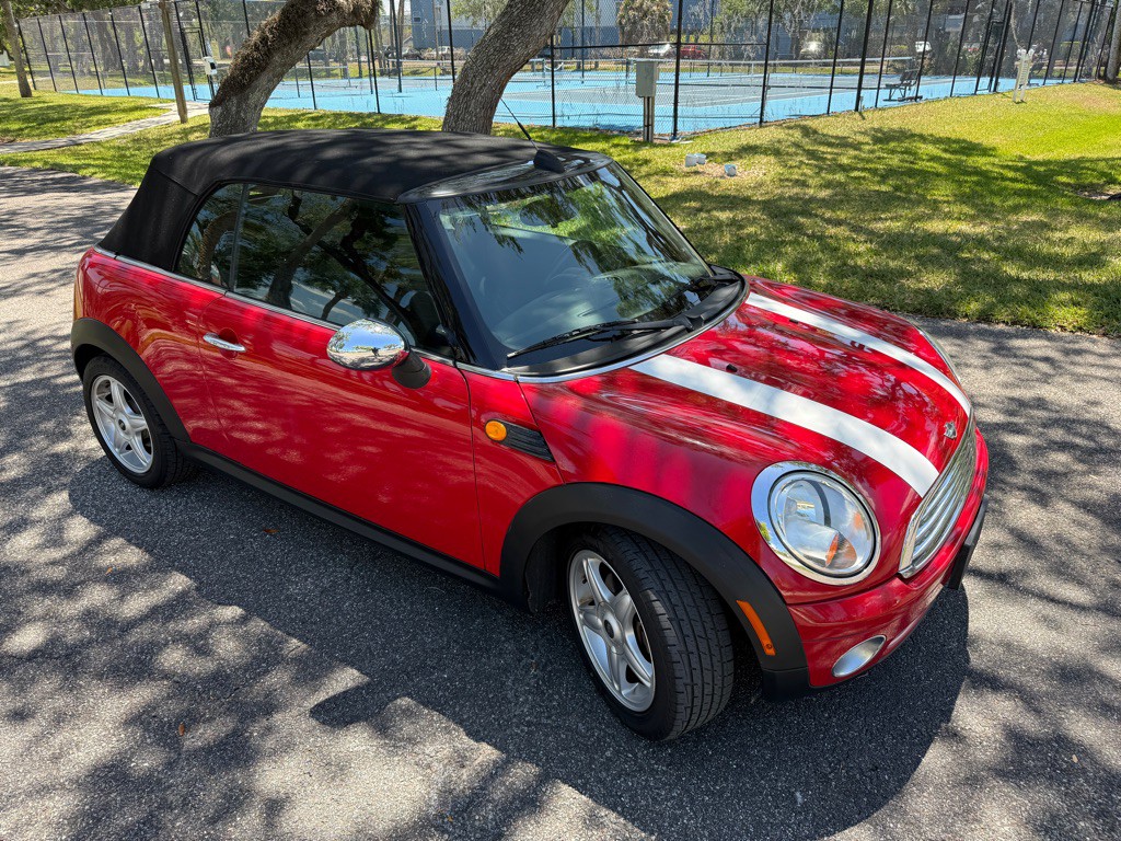 2010 MINI Cooper Image 17
