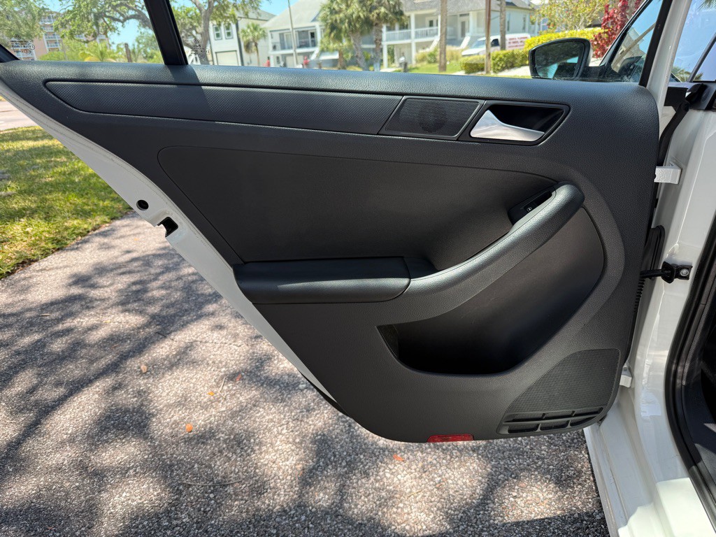 2014 Volkswagen Jetta Image 14