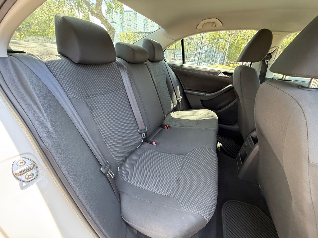 2014 Volkswagen Jetta Image 16