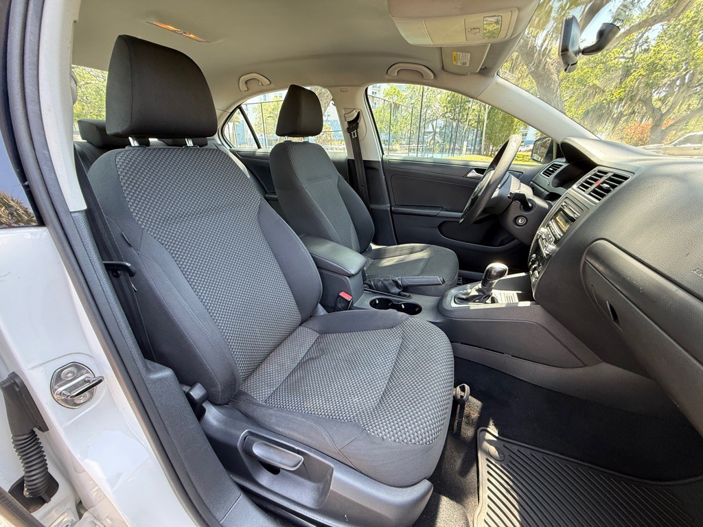 2014 Volkswagen Jetta Image 19
