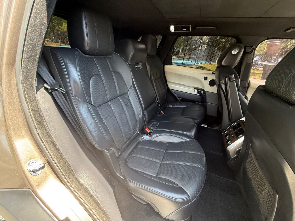2016 Land Rover Range Rover Sport Image 17