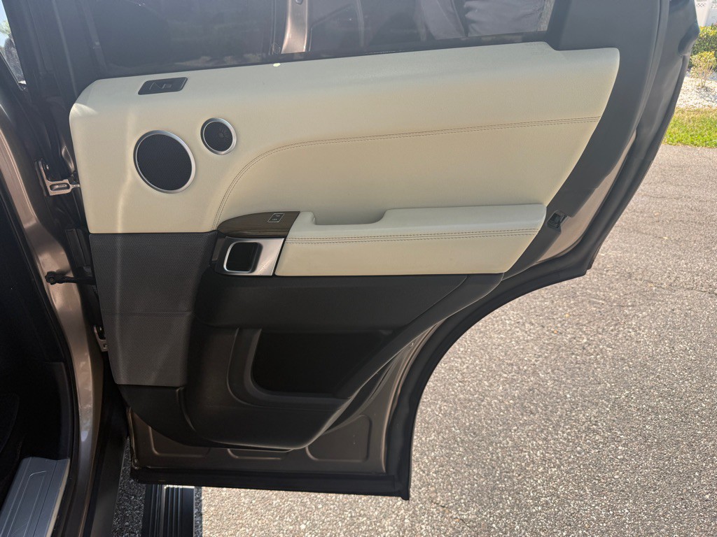 2016 Land Rover Range Rover Sport Image 19