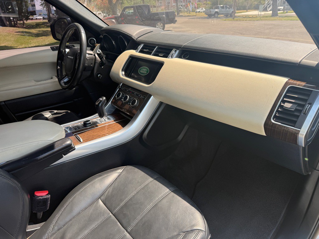 2016 Land Rover Range Rover Sport Image 21