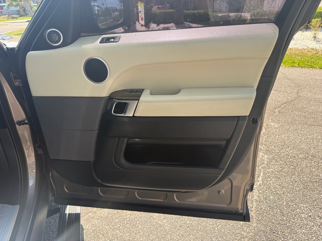 2016 Land Rover Range Rover Sport Image 22