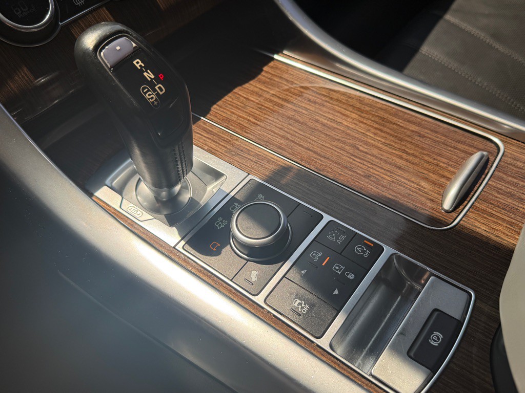 2016 Land Rover Range Rover Sport Image 26