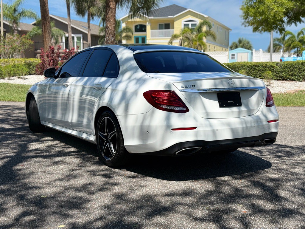 2018 Mercedes-Benz E-Class Image 3