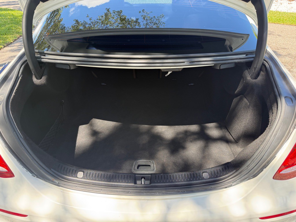 2018 Mercedes-Benz E-Class Image 16