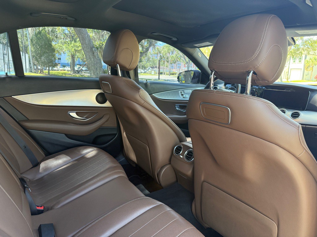 2018 Mercedes-Benz E-Class Image 18
