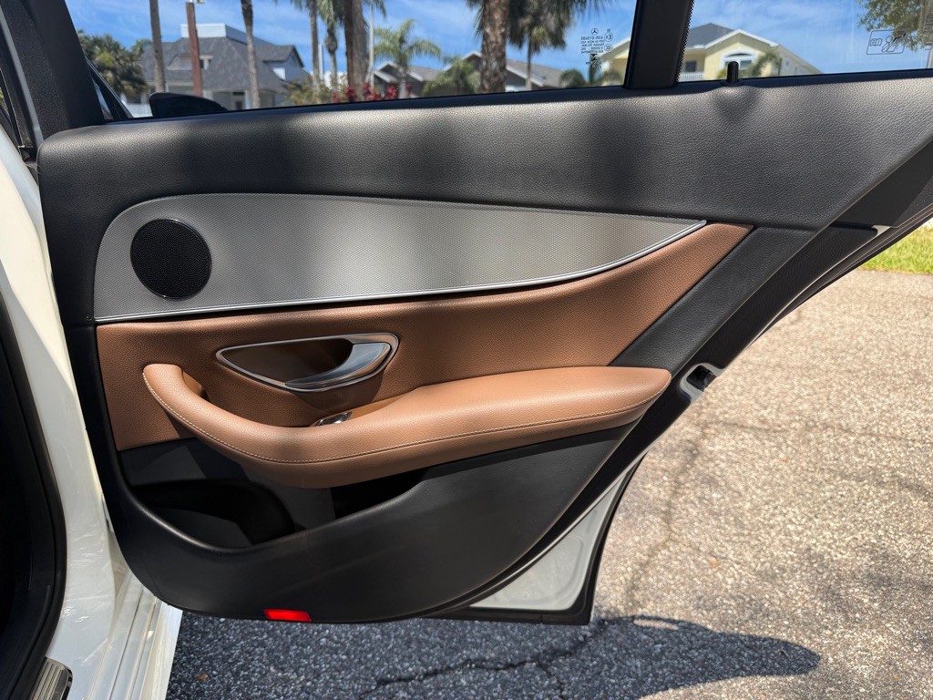 2018 Mercedes-Benz E-Class Image 19