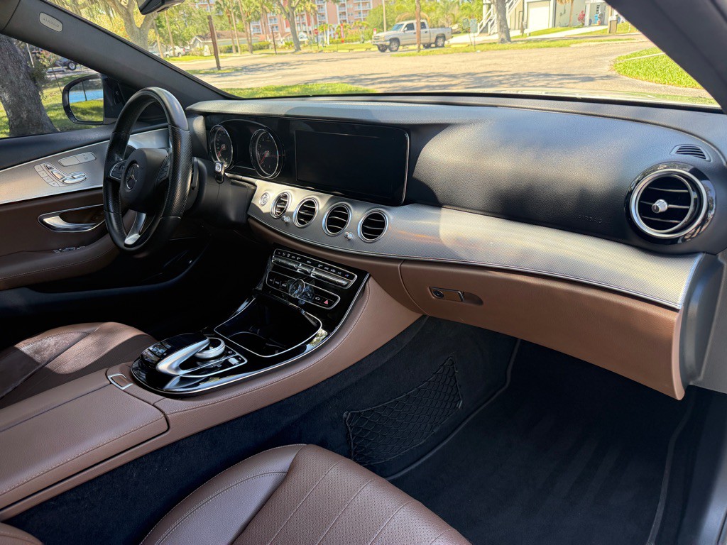 2018 Mercedes-Benz E-Class Image 21