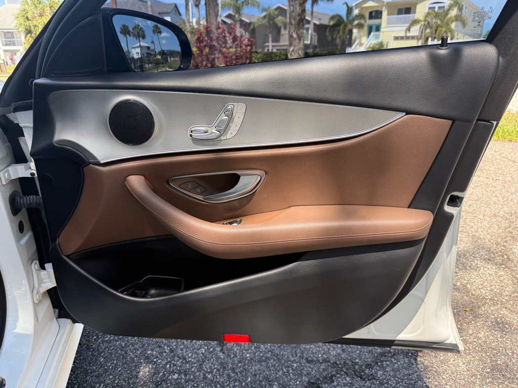 2018 Mercedes-Benz E-Class Image 22