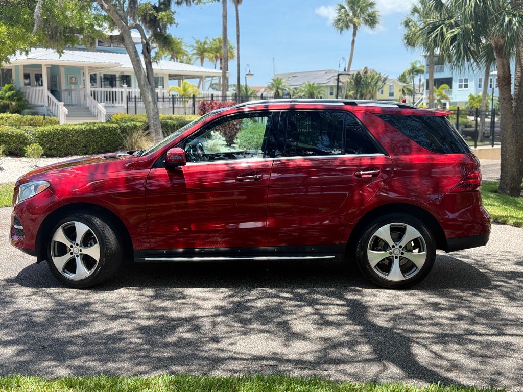 2016 Mercedes-Benz GLE-Class Image 2