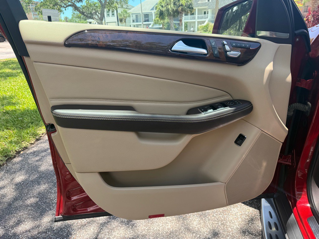 2016 Mercedes-Benz GLE-Class Image 12