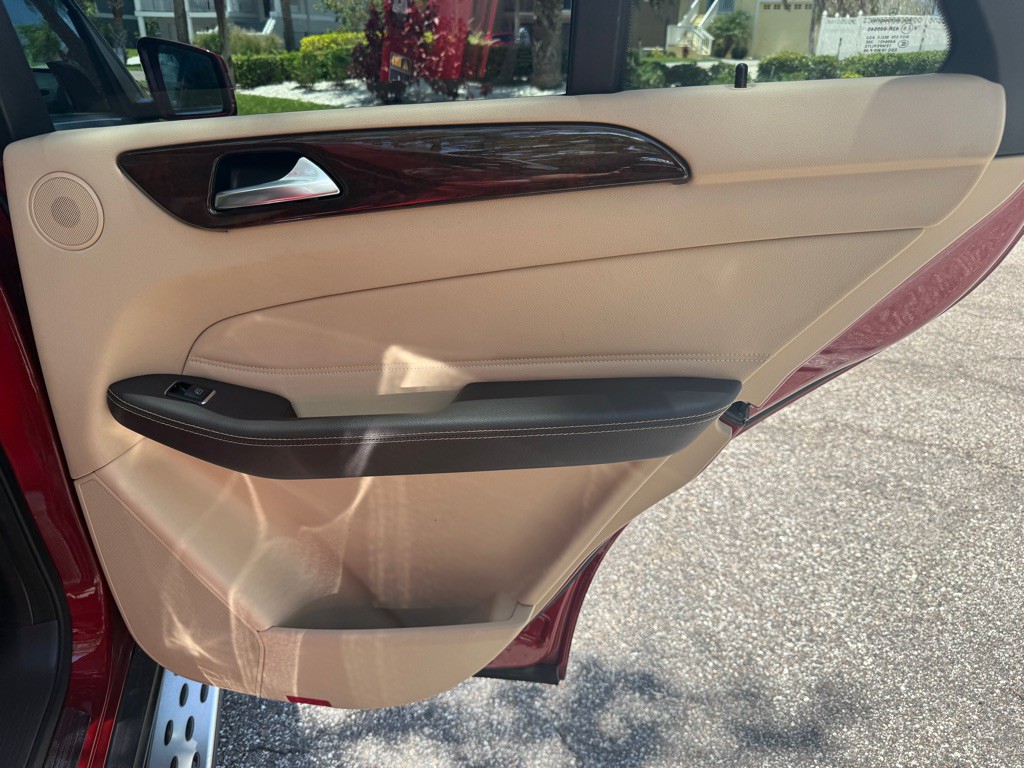 2016 Mercedes-Benz GLE-Class Image 19