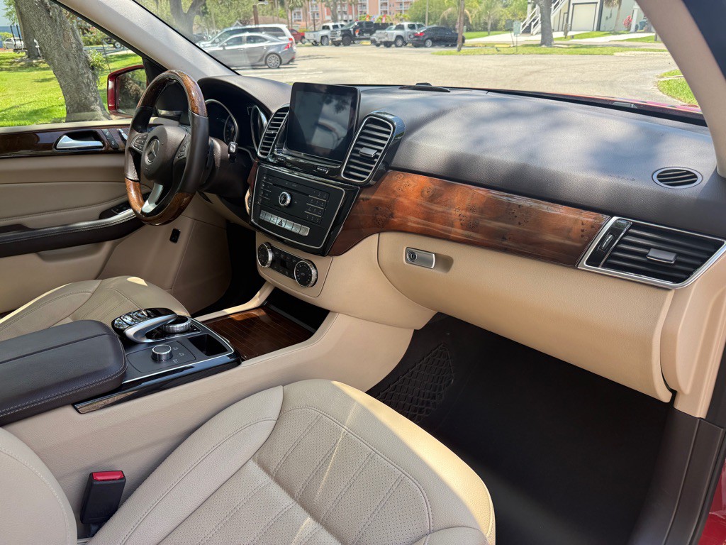 2016 Mercedes-Benz GLE-Class Image 21