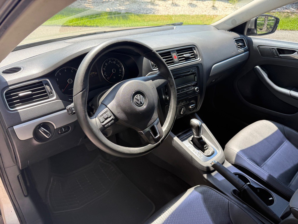 2013 Volkswagen Jetta Image 8