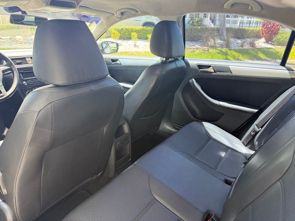 2013 Volkswagen Jetta Image 11