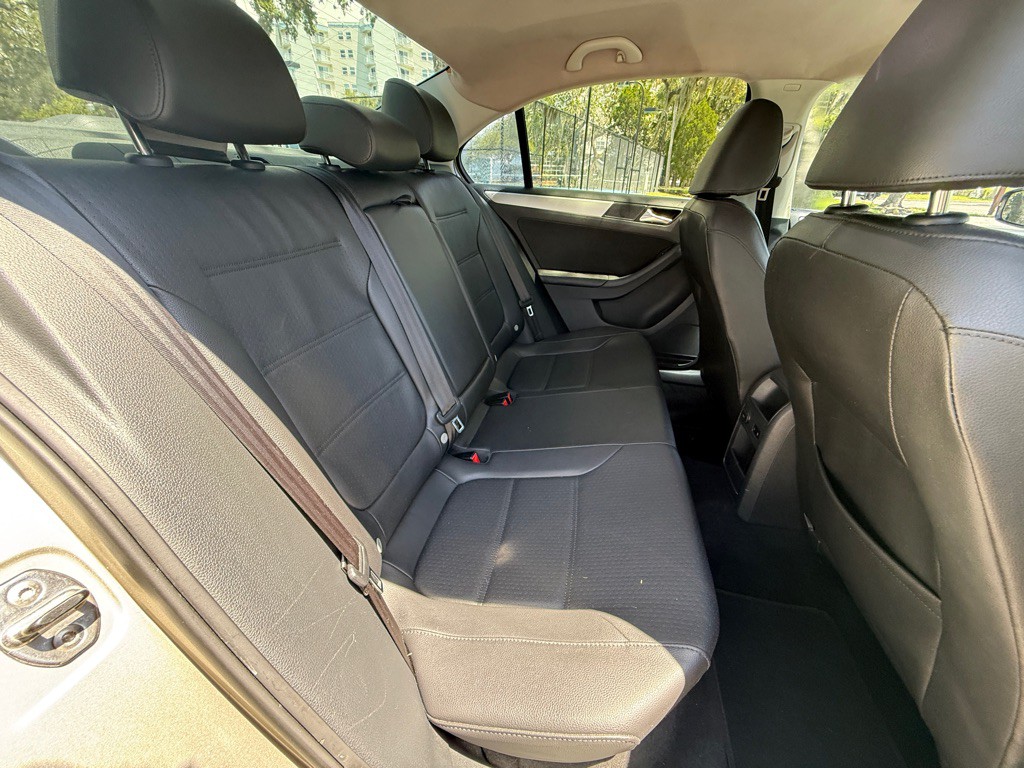 2013 Volkswagen Jetta Image 14