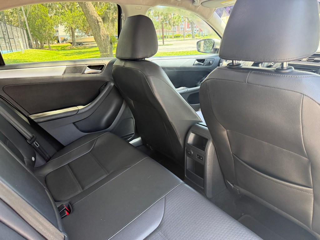 2013 Volkswagen Jetta Image 15