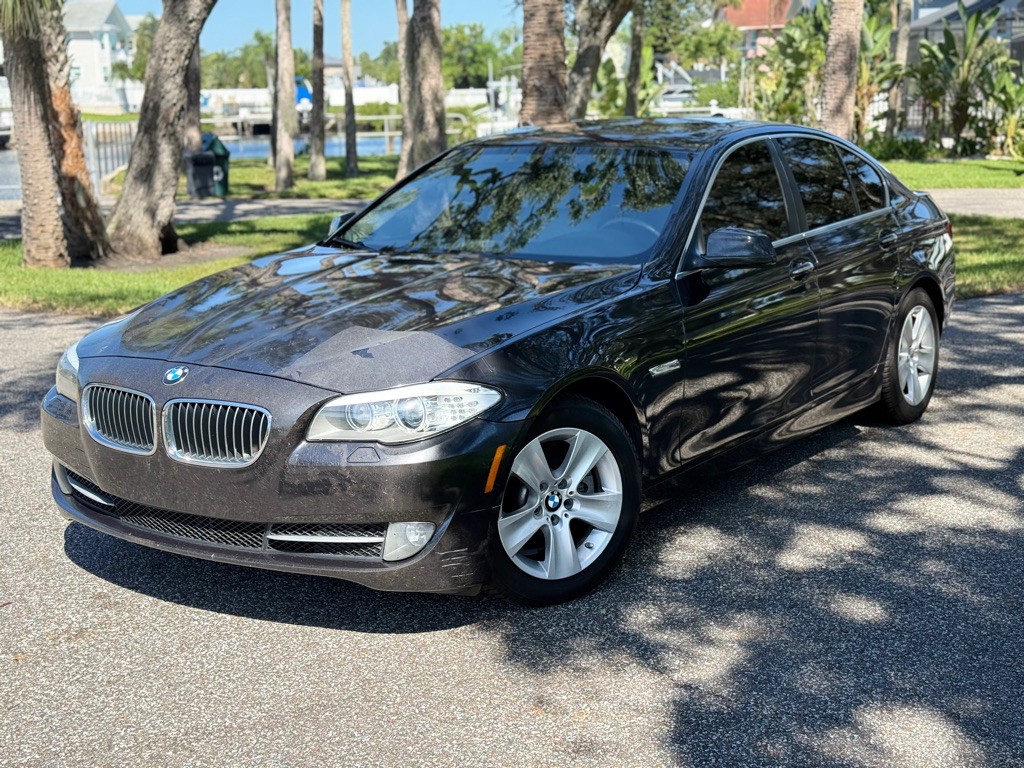 2011 BMW 5 Series Image 1
