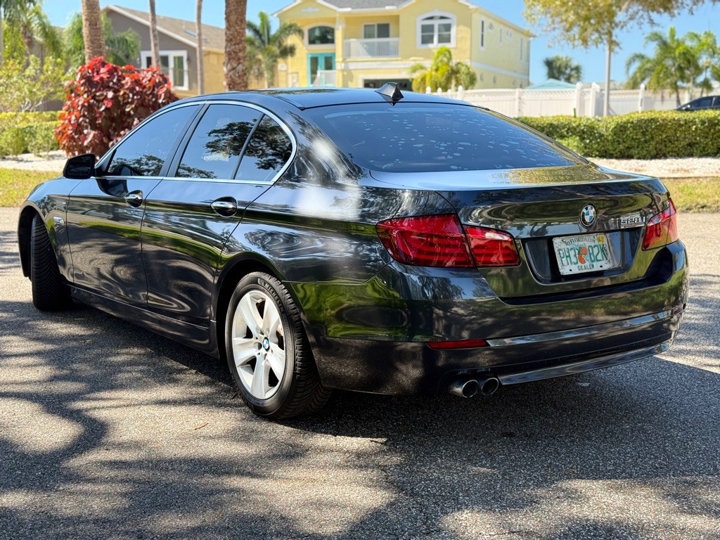 2011 BMW 5 Series Image 3