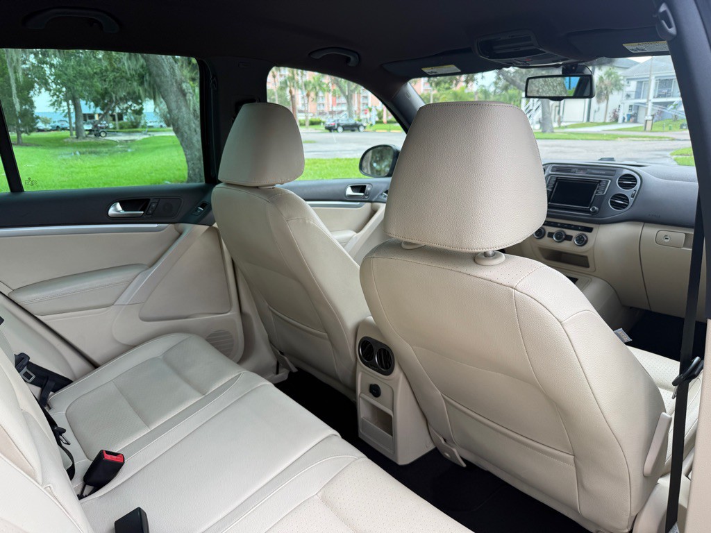 2016 Volkswagen Tiguan Image 16
