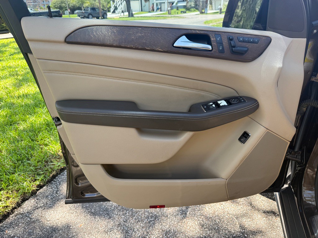 2013 Mercedes-Benz M-Class Image 12