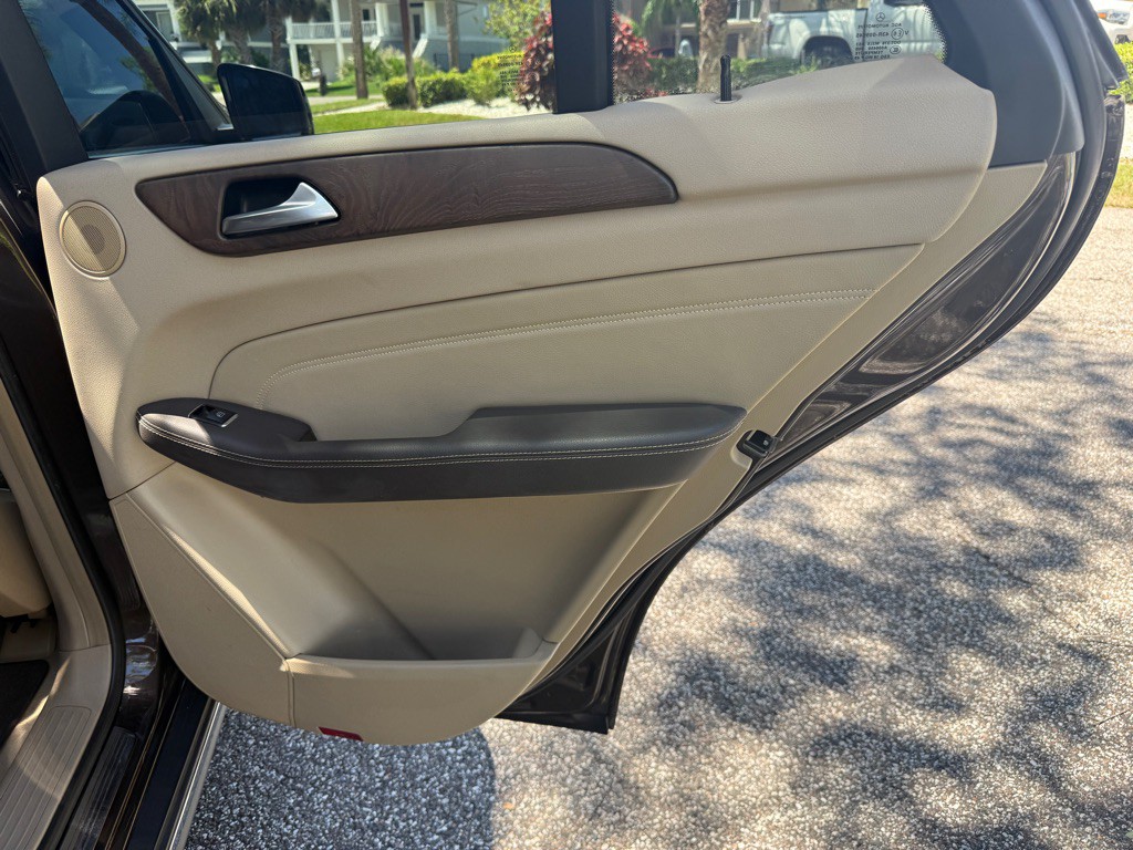2013 Mercedes-Benz M-Class Image 19
