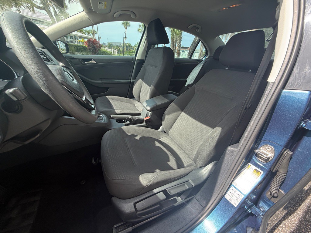 2016 Volkswagen Jetta Image 9