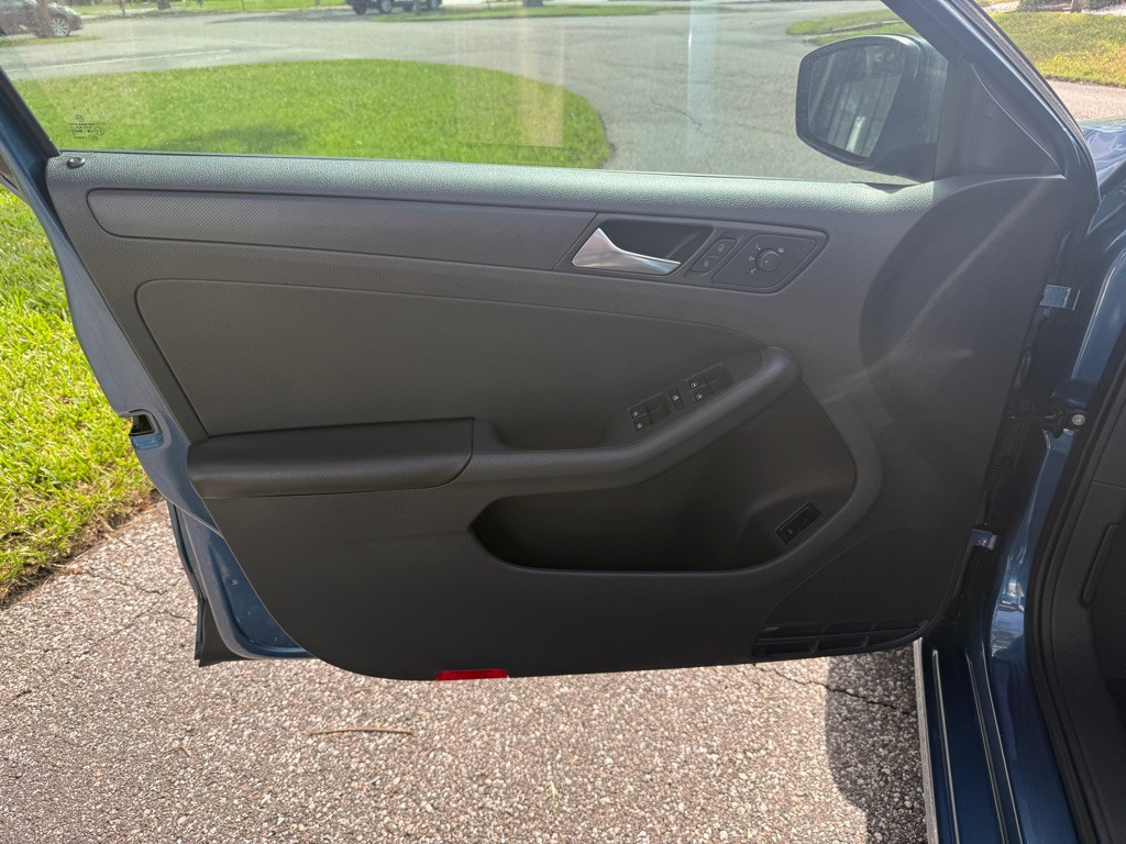 2016 Volkswagen Jetta Image 11