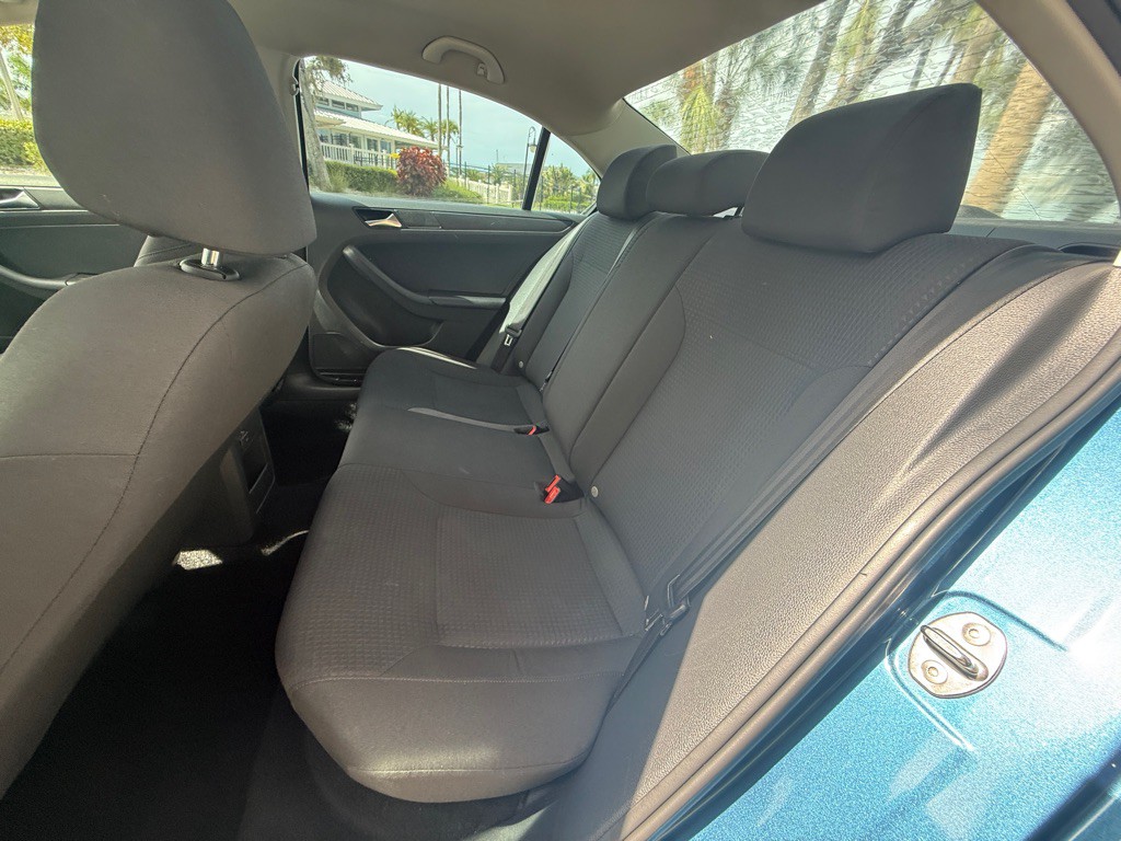 2016 Volkswagen Jetta Image 12