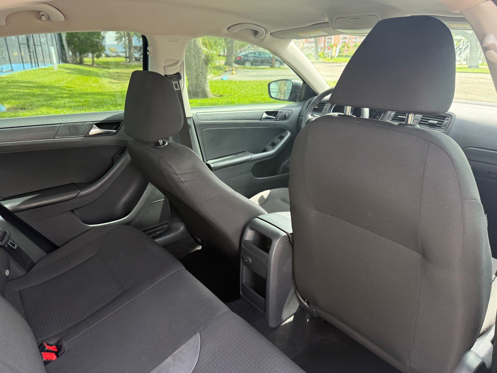2016 Volkswagen Jetta Image 17
