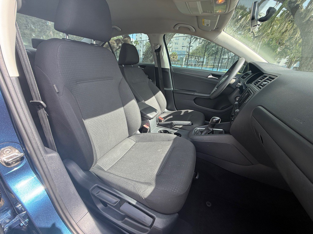 2016 Volkswagen Jetta Image 19