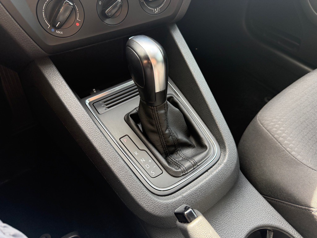 2016 Volkswagen Jetta Image 24