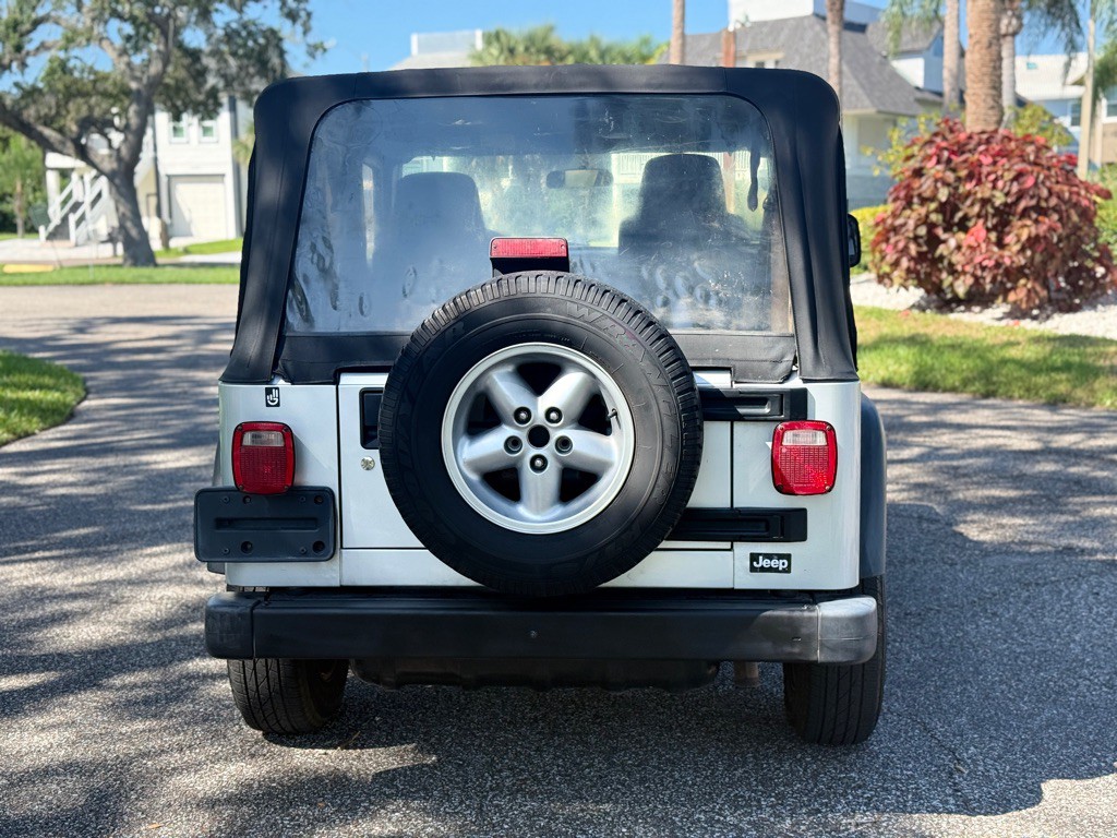 2004 Jeep Wrangler Image 4