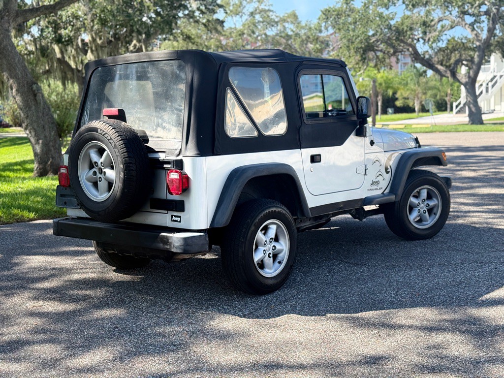 2004 Jeep Wrangler Image 5