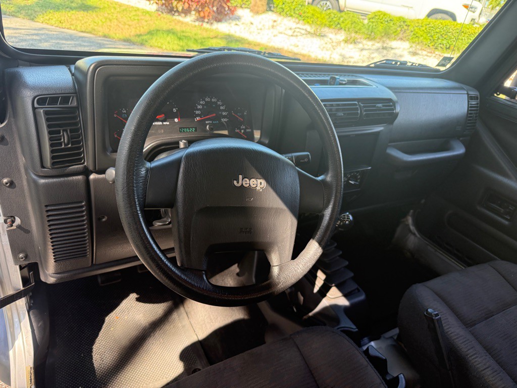 2004 Jeep Wrangler Image 12
