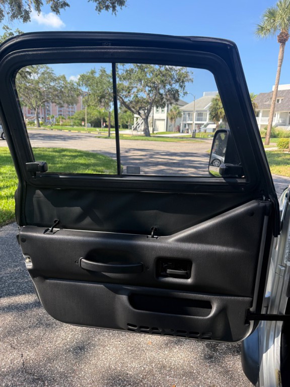 2004 Jeep Wrangler Image 14