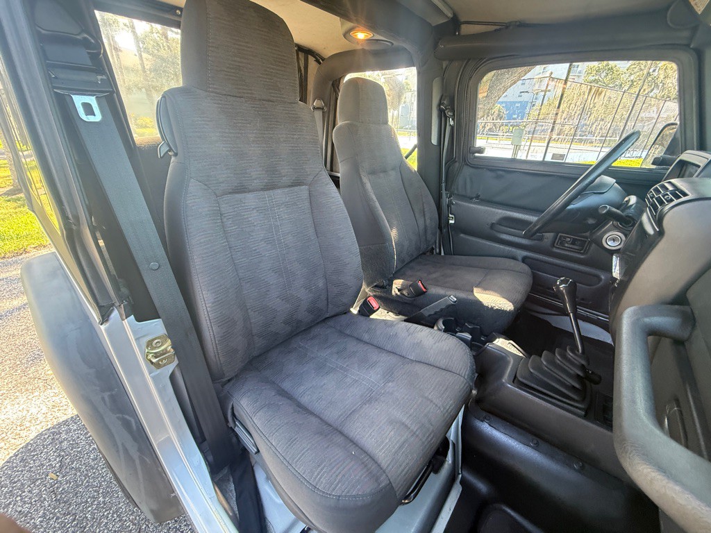 2004 Jeep Wrangler Image 19