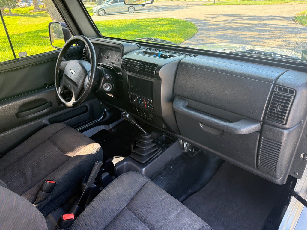 2004 Jeep Wrangler Image 20