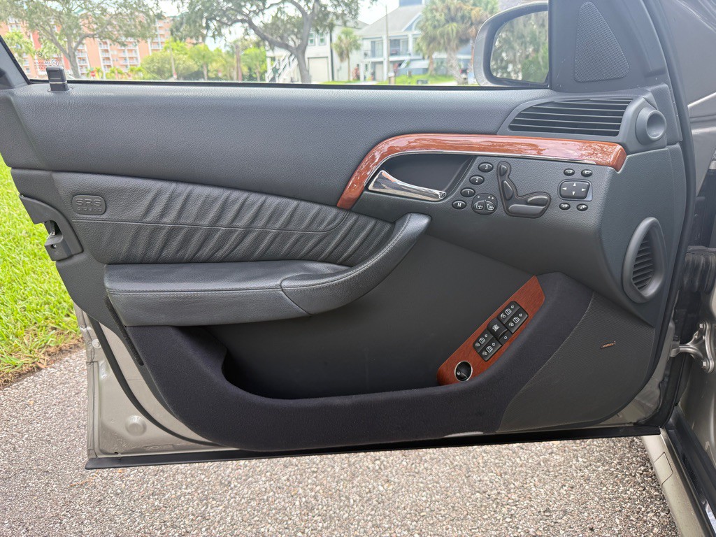 2004 Mercedes-Benz S-Class Image 12