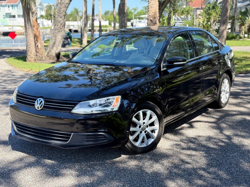 2013 Volkswagen Jetta Image 1